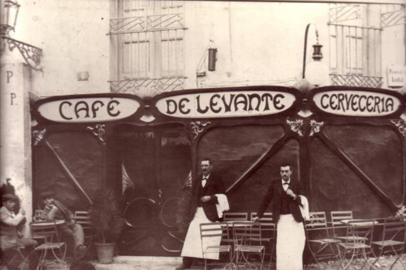 La gran historia de los antiguos cafés de Zaragoza queda inmortalizada en un libro