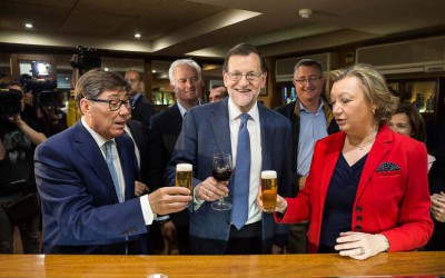 Rajoy, de cañas y tapas por el Tubo de Zaragoza