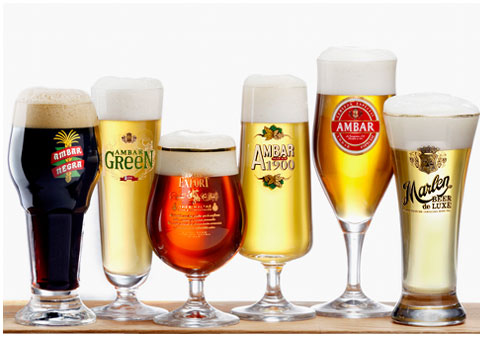 Cada español bebe una media de 76 litros de cerveza al año