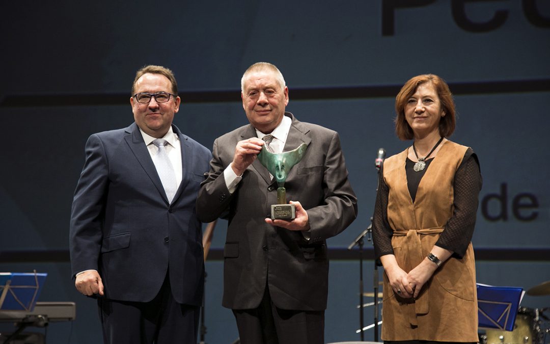 Pedro Giménez recibe el premio 'Directivo de Asociación Turística'